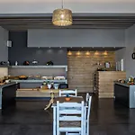 Porto Raphael Residences & Suites 