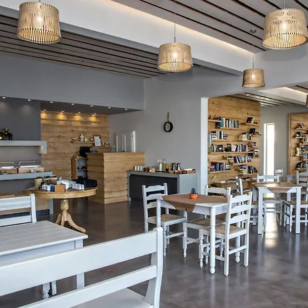 Porto Raphael Residences & Suites 
